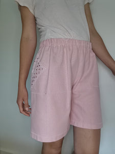 Shorts, Lyserød med hardangerbroderi, str. L/XL